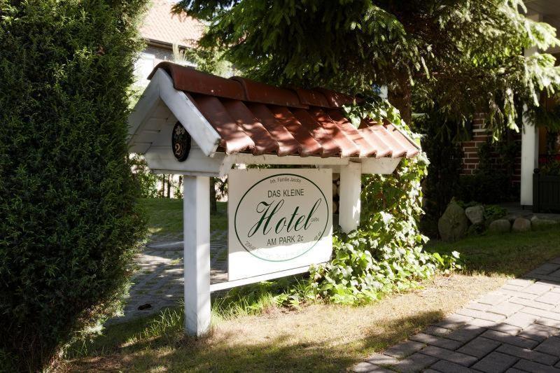 Das Kleine Hotel Am Park Garni Bispingen Εξωτερικό φωτογραφία